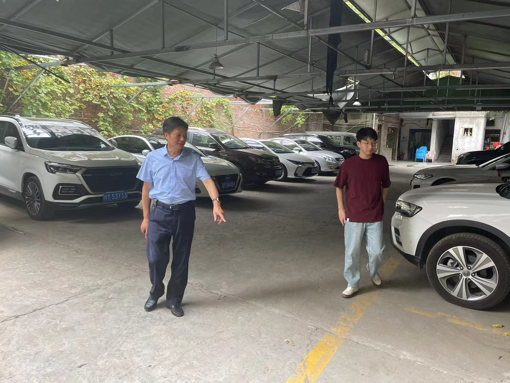 集團(tuán)黨委書記、董事長(zhǎng)許大政深入 “包?！鄙鐓^(qū)開展創(chuàng)文督導(dǎo)工作