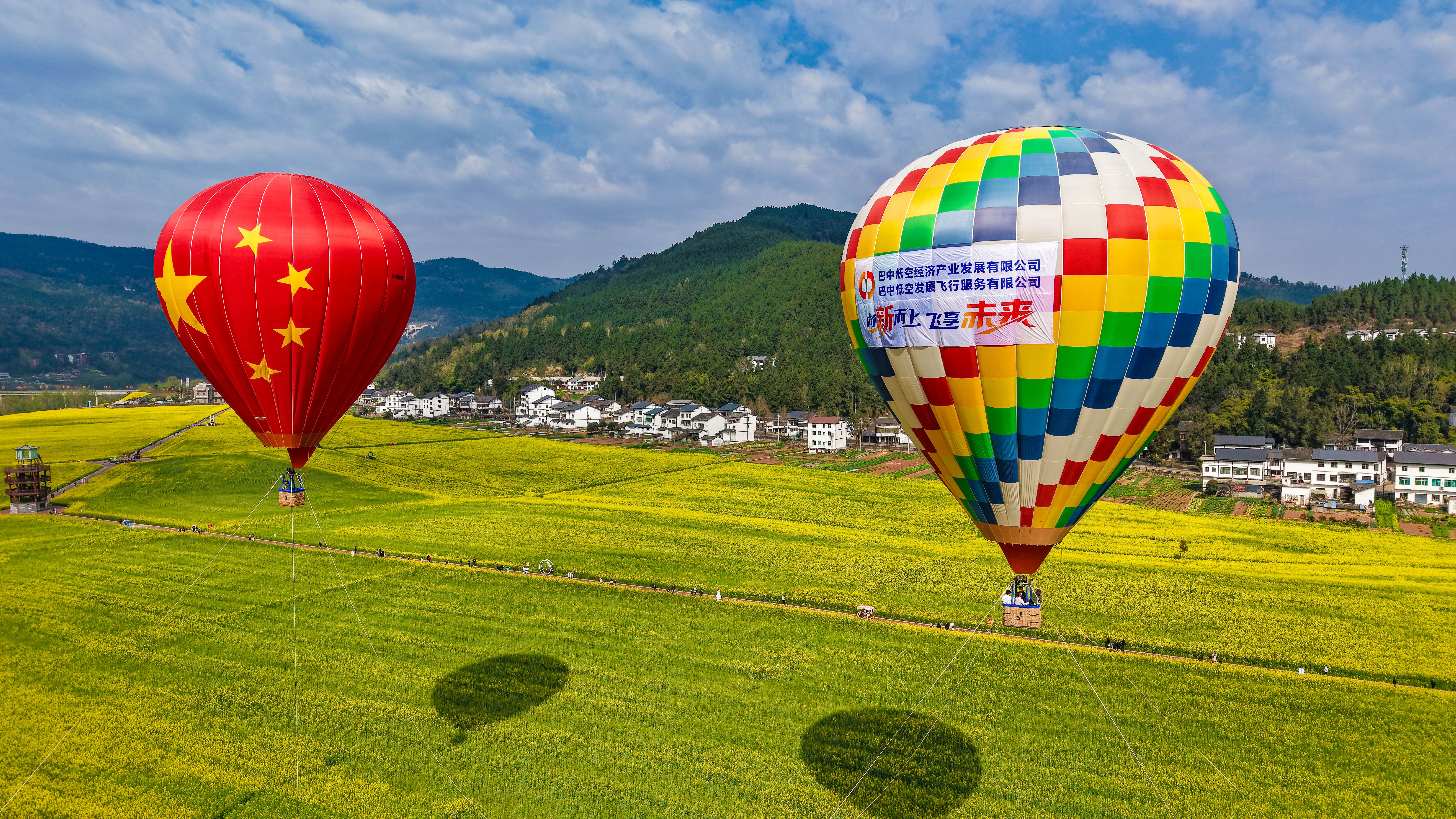 巴中平昌：乘熱氣球打卡花海 解鎖春日賞花新玩法